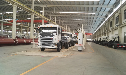 江淮格爾發<a href=http://www.khfxs.cn/ssc target=_blank class=infotextkey>灑水車</a>批量出口委內瑞拉