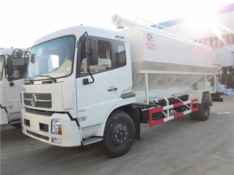 散裝<a href=http://www.khfxs.cn/siliaoche/ target=_blank class=infotextkey>飼料車</a>圖片展示