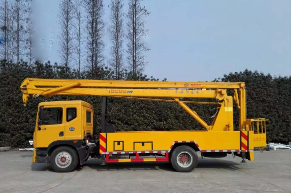 20-22米東風(fēng)天D9國(guó)六高空作業(yè)車圖片3