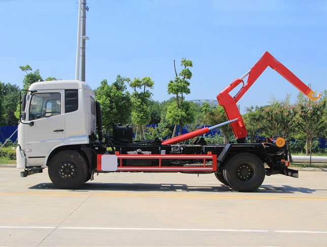 東風(fēng)天錦國(guó)六車廂可卸式垃圾車圖片3