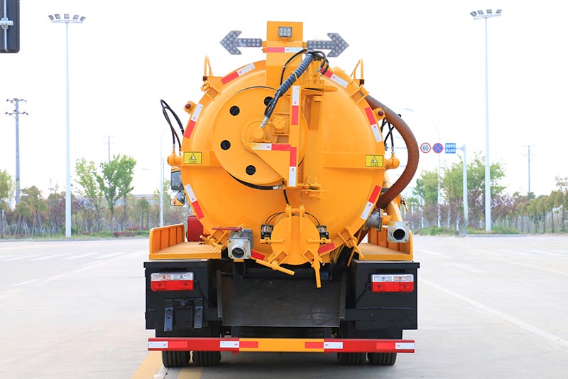 東風多利卡國六清洗吸污車圖片5